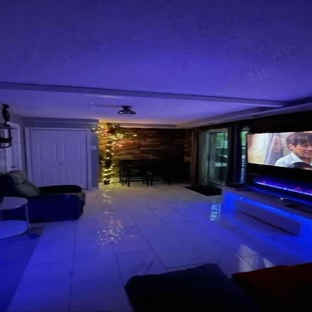 Brooklyn Spacious Space With Private Entrance, Bathroom, & Backyard - Full-Kitchen นิวยอร์ก ภายนอก รูปภาพ