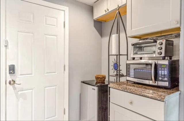 Brooklyn Spacious Space With Private Entrance, Bathroom, & Backyard - Full-Kitchen นิวยอร์ก ภายนอก รูปภาพ