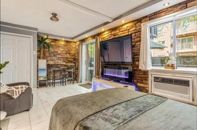 Brooklyn Spacious Space With Private Entrance, Bathroom, & Backyard - Full-Kitchen นิวยอร์ก ภายนอก รูปภาพ