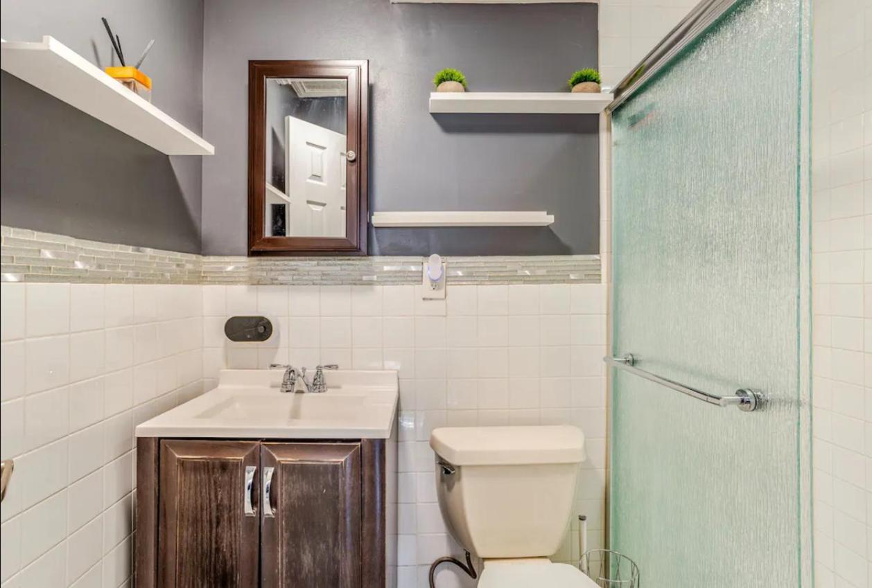 Brooklyn Spacious Space With Private Entrance, Bathroom, & Backyard - Full-Kitchen นิวยอร์ก ภายนอก รูปภาพ